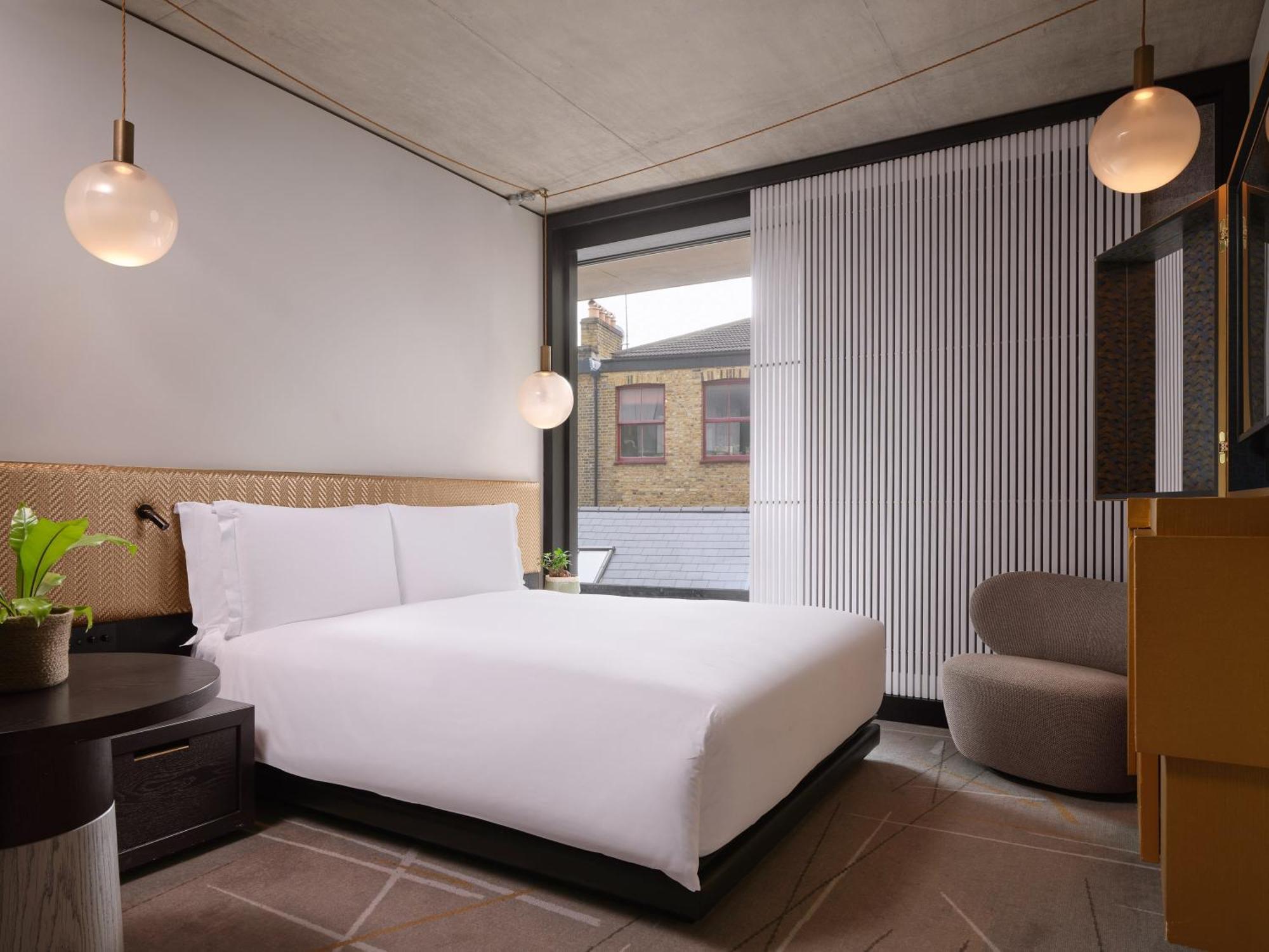 Nobu Hotel London Shoreditch Ngoại thất bức ảnh A bedroom at the hotel