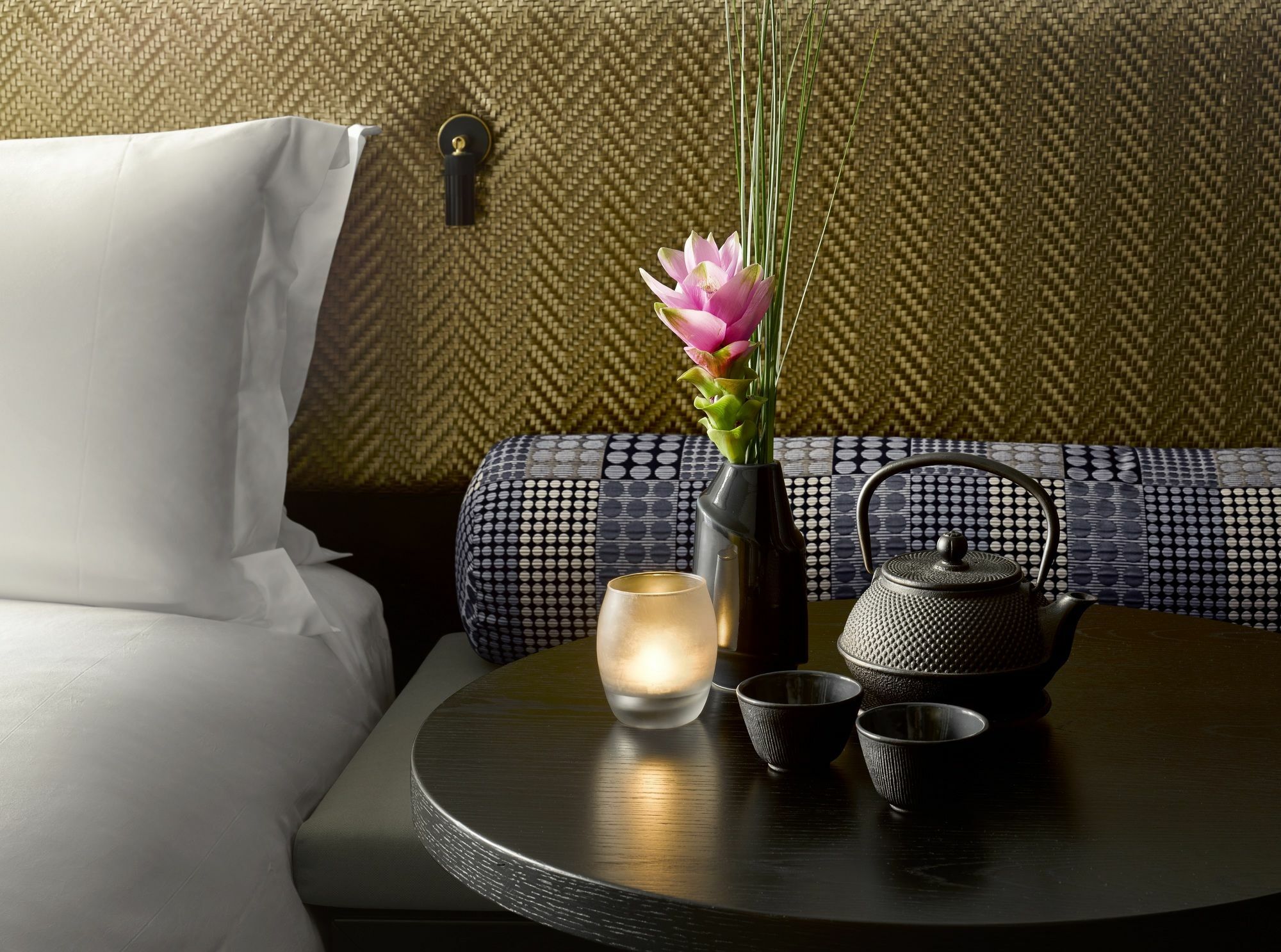 Nobu Hotel London Shoreditch Ngoại thất bức ảnh A tea set in a hotel room